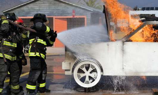 Entrenamiento práctico: Técnicas de Control de Fuego Vehicular